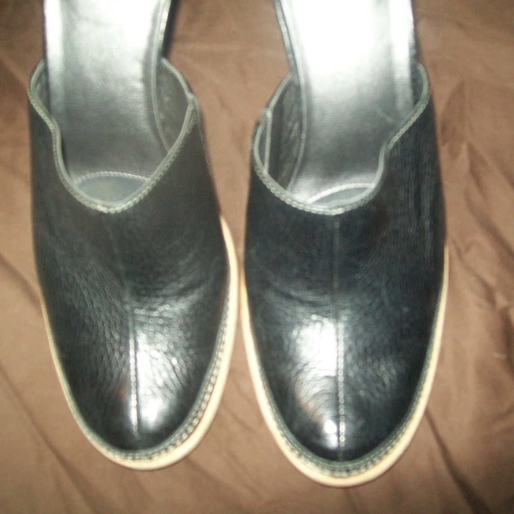 nine west leather heels 2 1/2 black size 10